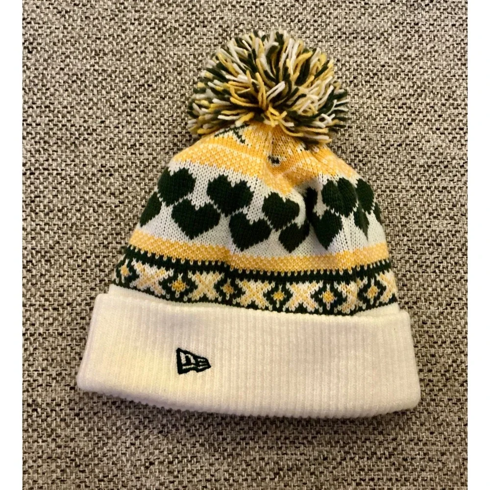 NWOT New Era Green Bay Packers Logo Team Apparel‎ Pom Pom Beanie Hat Official